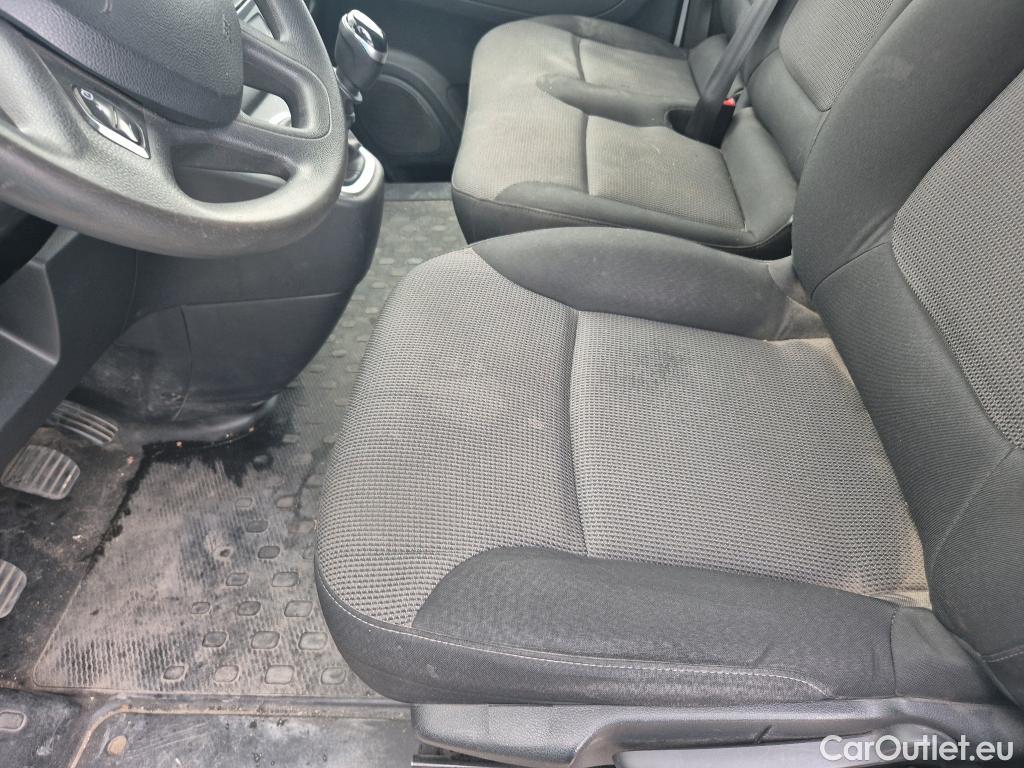  Renault  Trafic RENAULT  / 2019 / 4P / furgón Furgón 27 L1H1 Energy BluedCi 88 kW (AC) #54