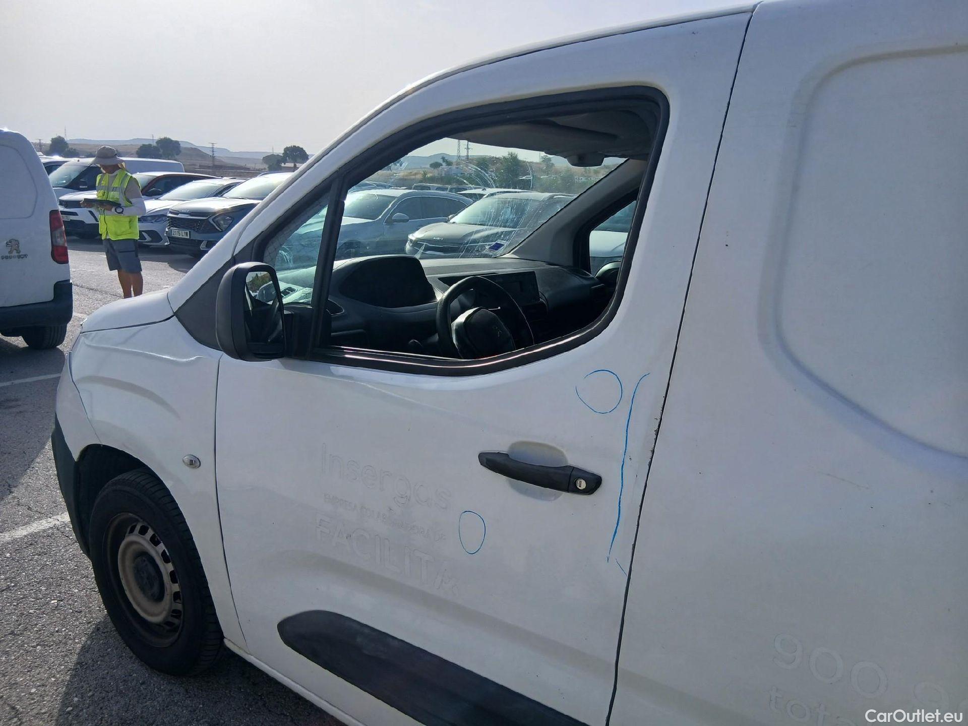 Peugeot  Partner PEUGEOT  / 2018 / 3P / furgón derivado de turismo Pro Standard 600kg BlueHDi 73kW (AC) #8