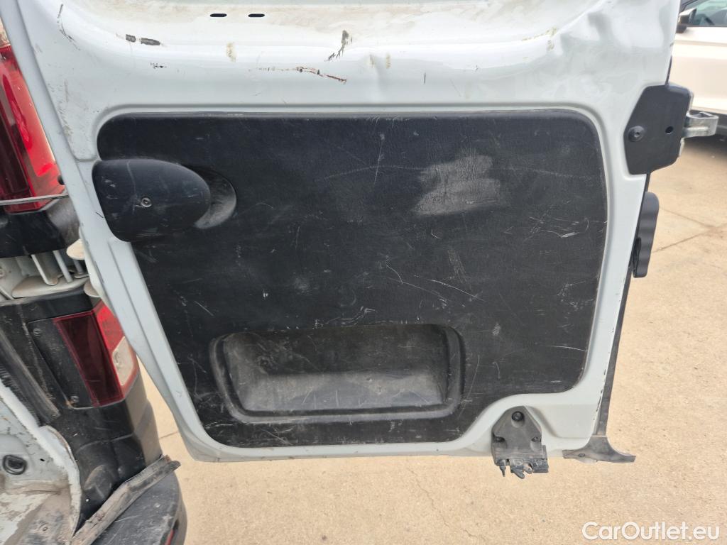  Renault  Trafic RENAULT  / 2019 / 4P / furgón Furgón 27 L1H1 Energy BluedCi 88 kW (AC) #41