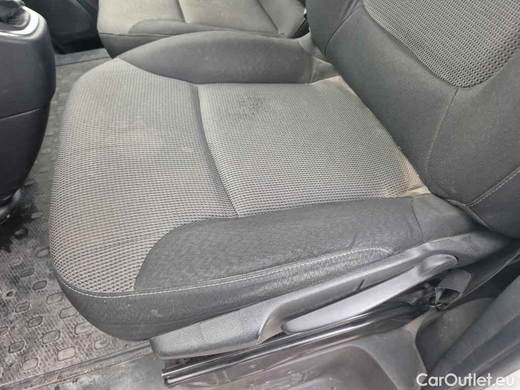  Renault  Trafic RENAULT  / 2019 / 4P / furgón Furgón 27 L1H1 Energy BluedCi 88 kW (AC) #7