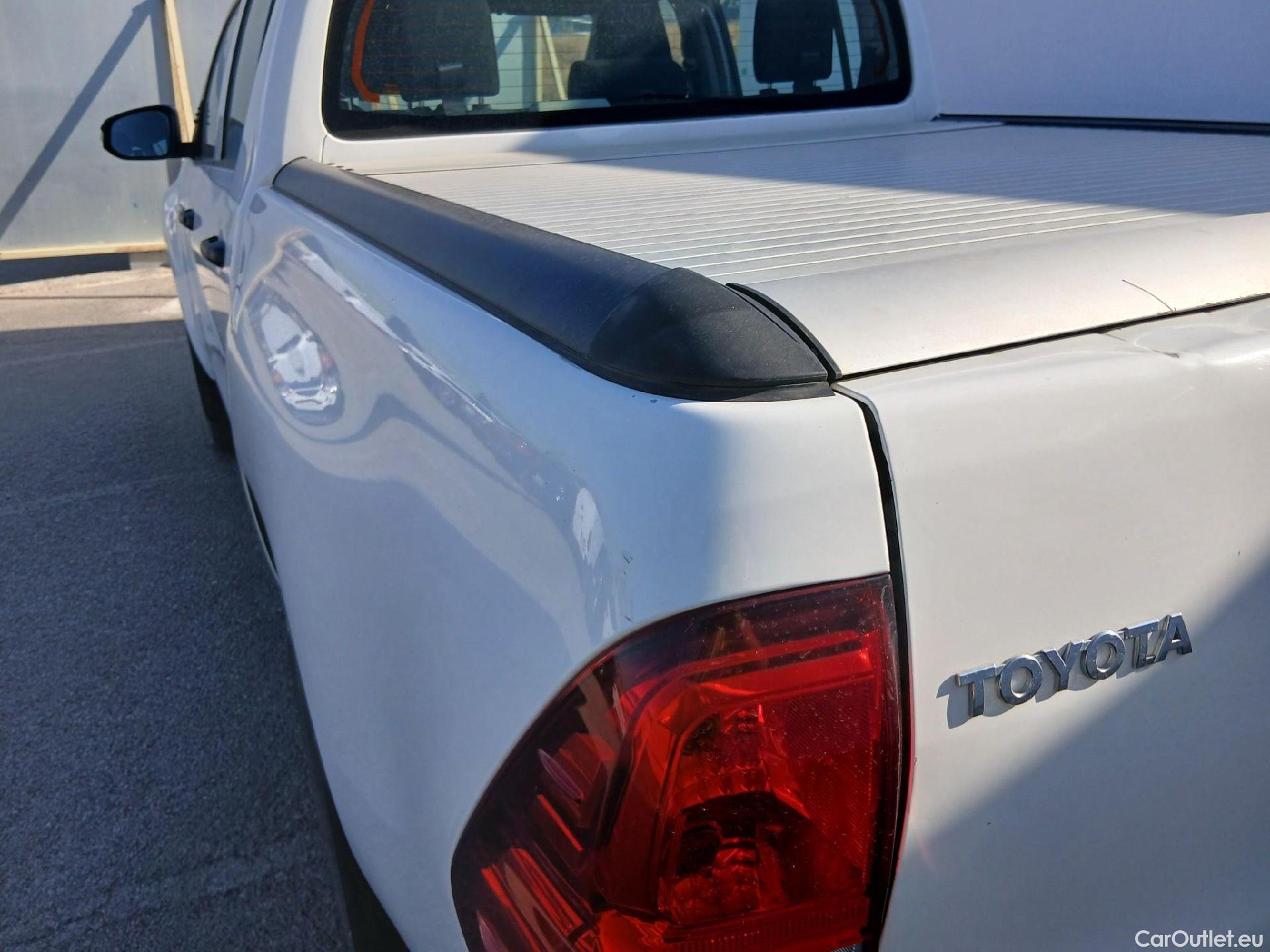  Toyota  Hilux TOYOTA  / 2020 / 4P / pickup 2.4 D-4D Cabina Doble GX #12
