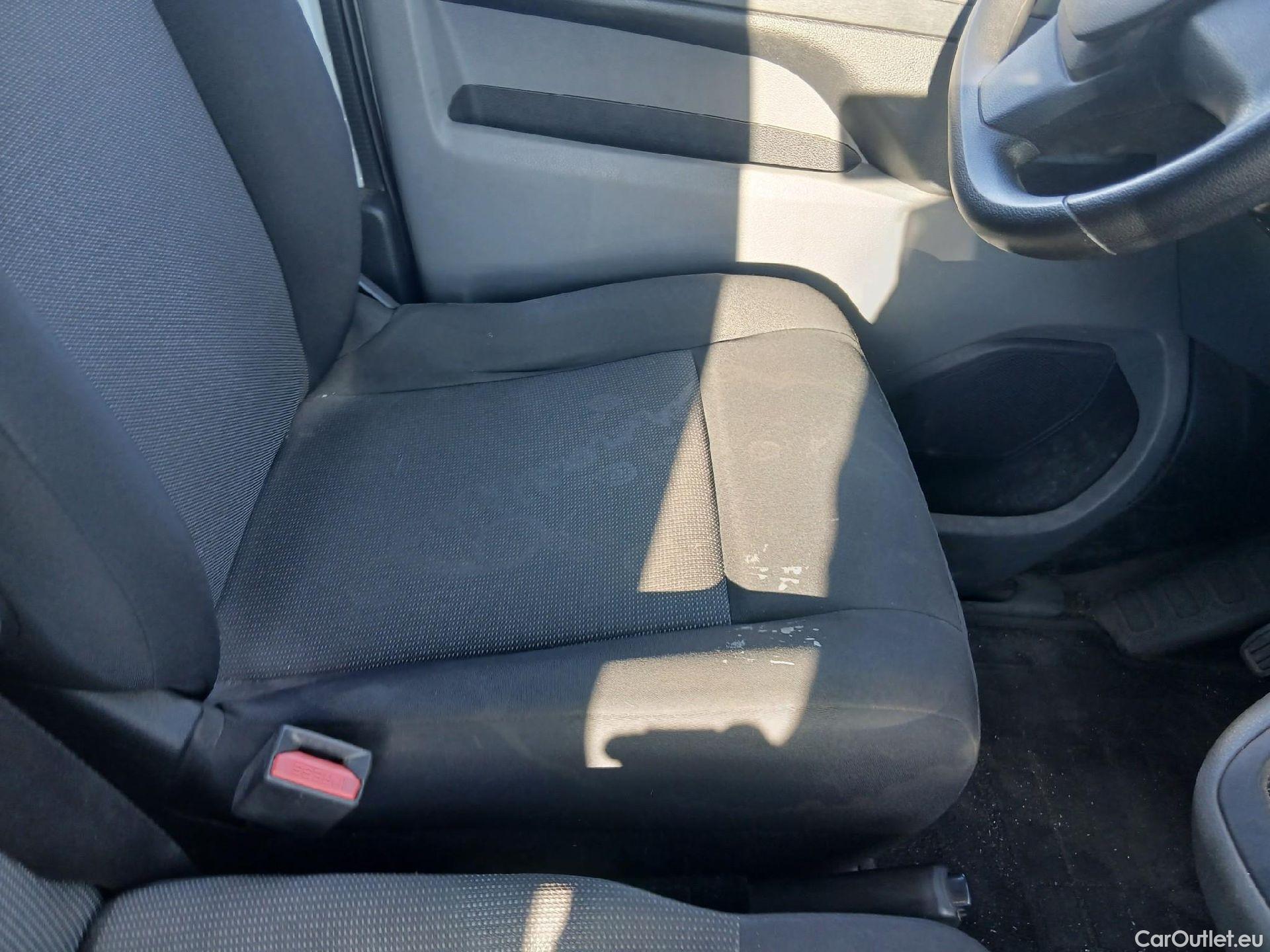  Opel  Vivaro OPEL  / 2019 / 4P / furgón 1.5 Diésel 74kW (100CV) M Std Express (AC) #33
