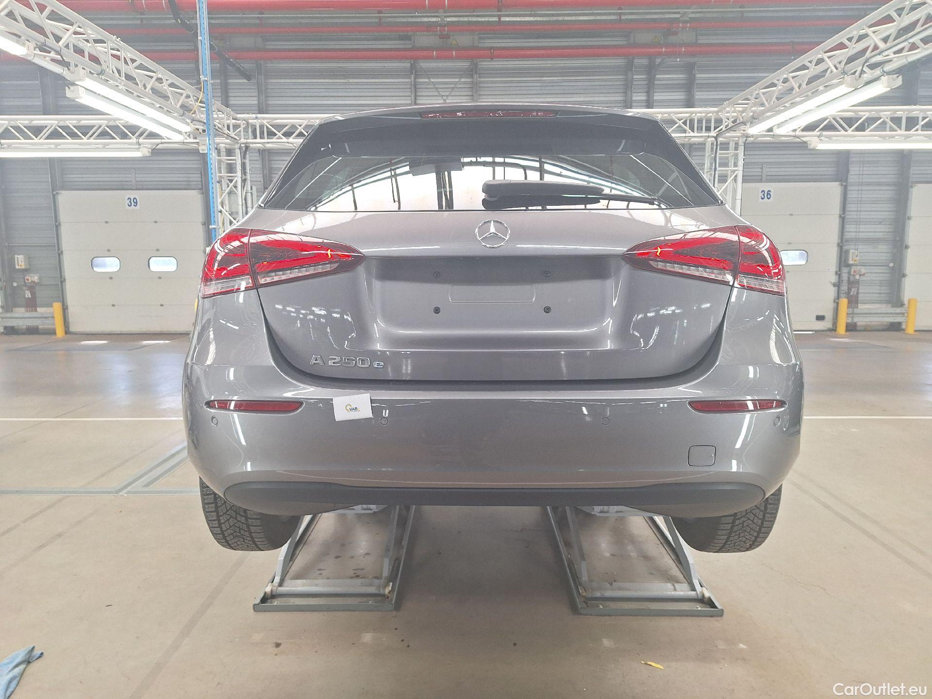 Mercedes  A-Klasse Mercedes, A-Class '18 PHEV, Mercedes-Benz  A 250 e Business Line 5d #13