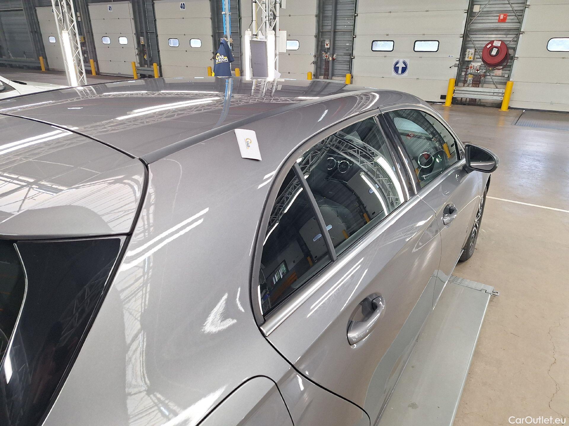  Mercedes  A-Klasse Mercedes, A-Class '18 PHEV, Mercedes-Benz  A 250 e Business Line 5d #3