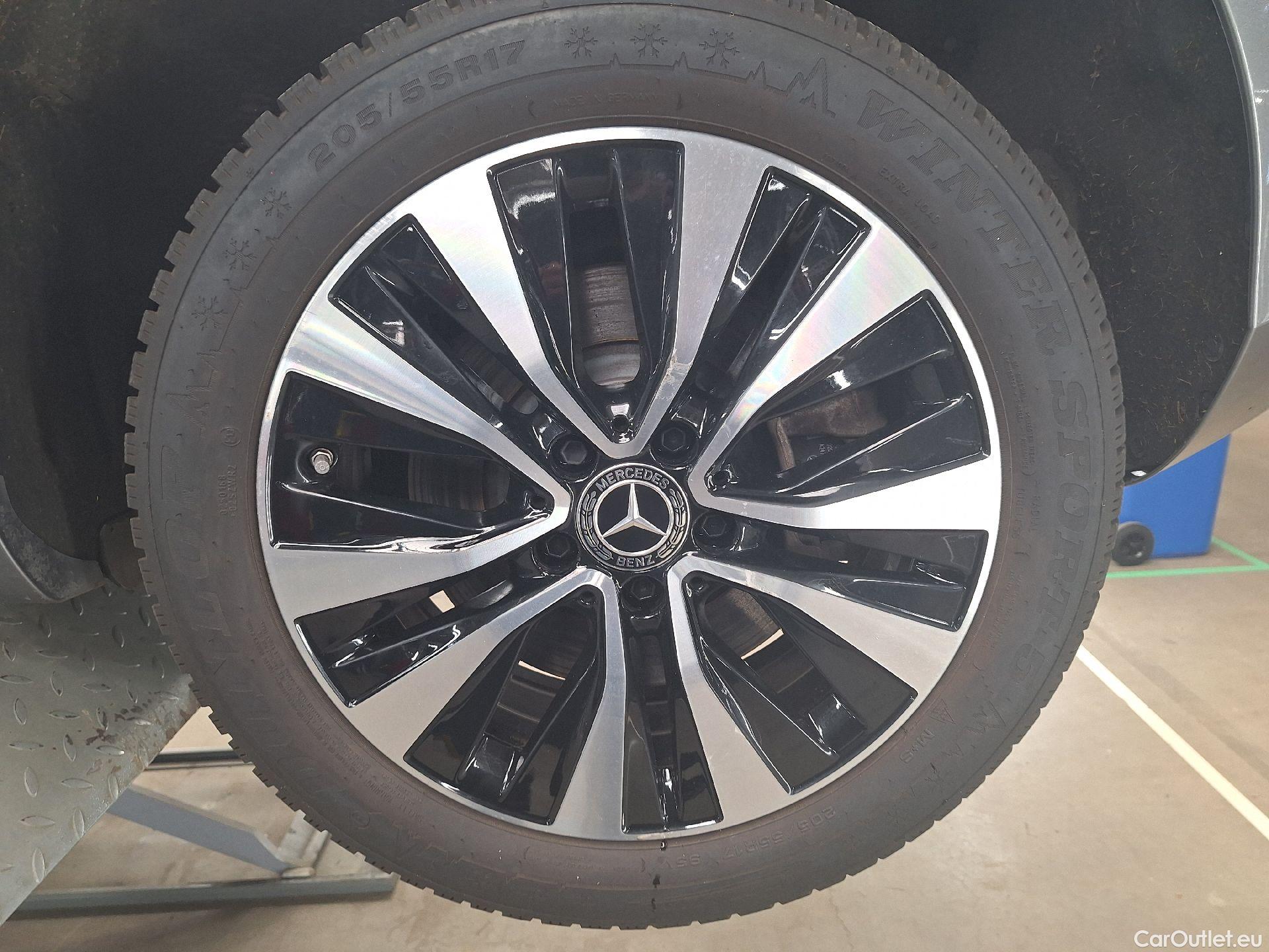  Mercedes  A-Klasse Mercedes, A-Class '18 PHEV, Mercedes-Benz  A 250 e Business Line 5d #25