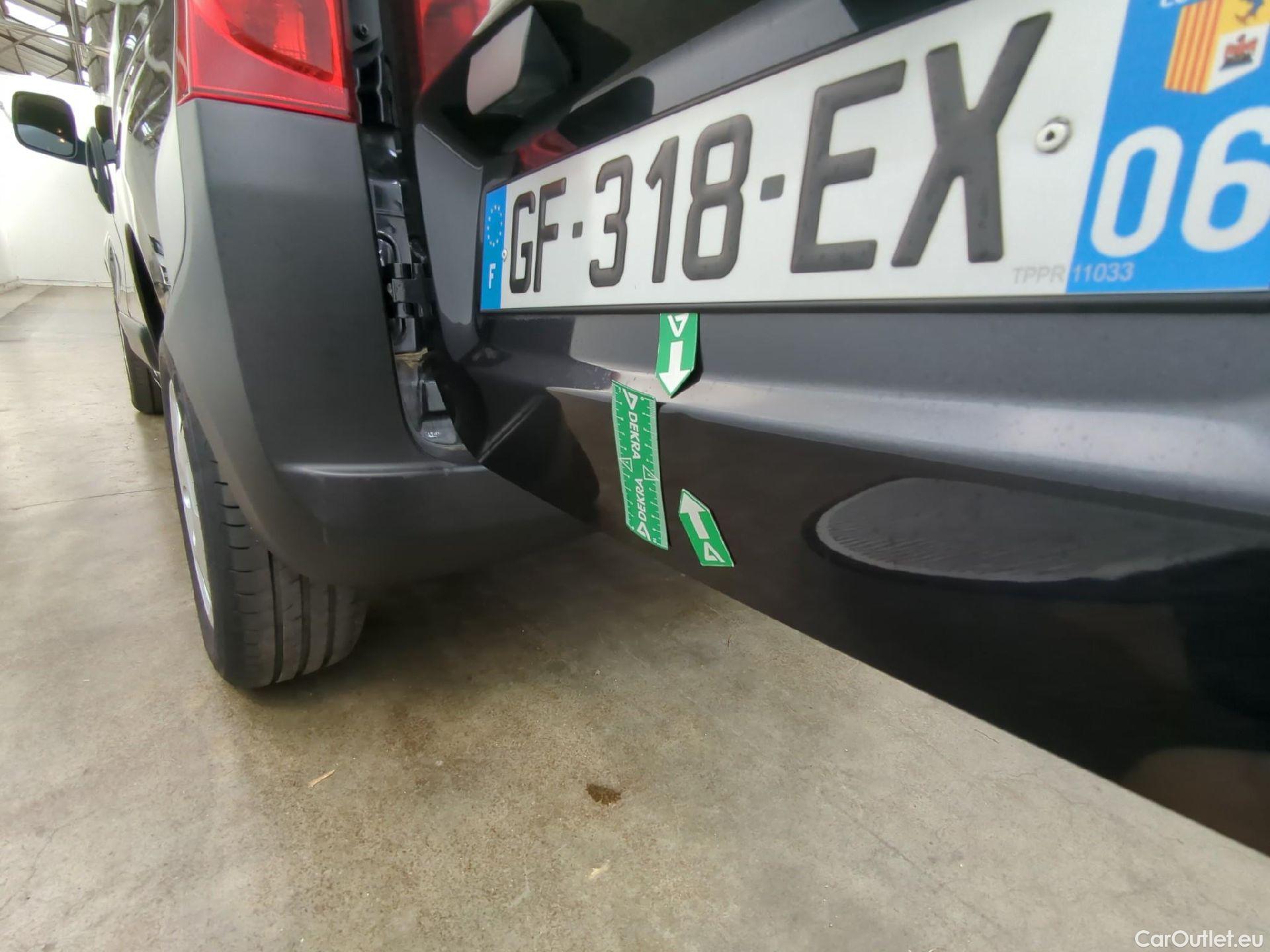  Fiat  Fiorino FIAT  / 2016 / 4P / Fourgonnette 1.3 Multijet 95 Pro Lounge #9