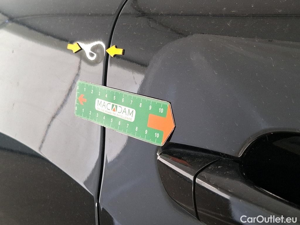  Citroen  C4 CITROEN  X / 2022 / 4P / Berline PureTech 130 S&S EAT8 Feel Pack #2