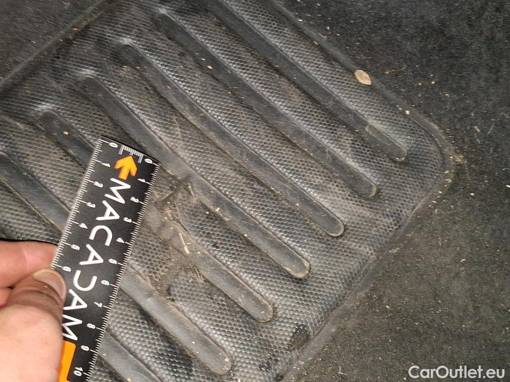  Citroen  C3  Max 1.2 PureTech 80CV BVM5 6E #10