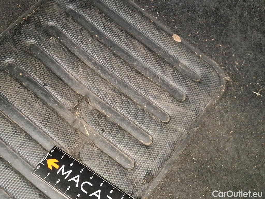  Citroen  C3  Max 1.2 PureTech 80CV BVM5 6E #11