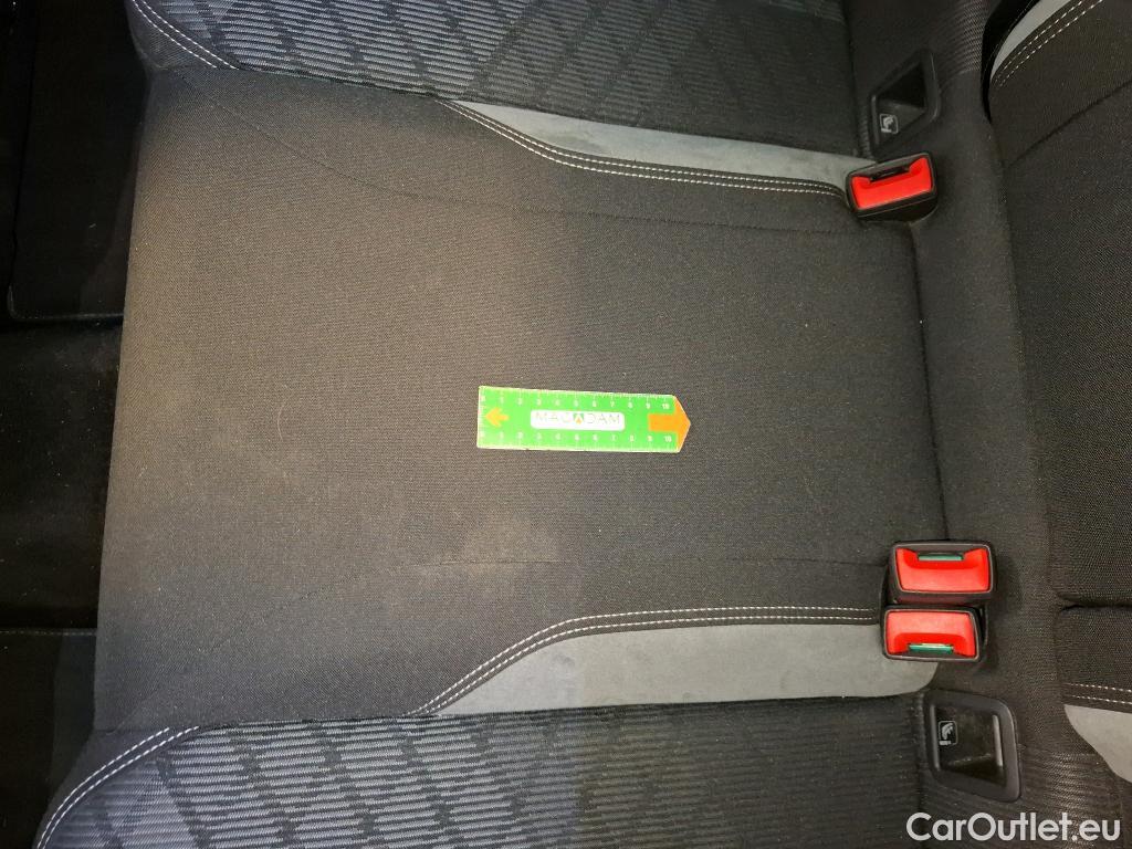  Volkswagen  Taigo  R-Line 1.5 TSI 150CV BVA7 E6d #31