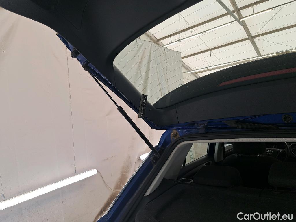  Volkswagen  T-ROC VOLKSWAGEN  / 2017 / 5P / SUV 1.6 TDI 115 LOUNGE BUSINESS #3
