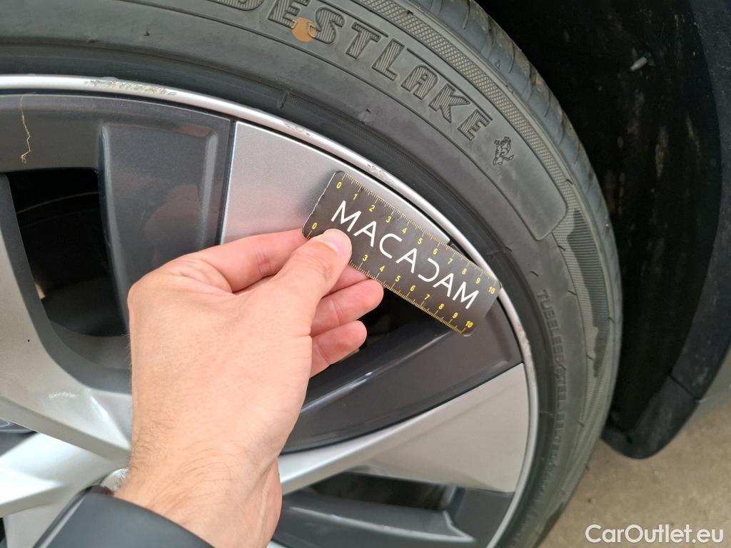  Tesla  Model Y TESLA  / 2021 / 5P / SUV RWD #28