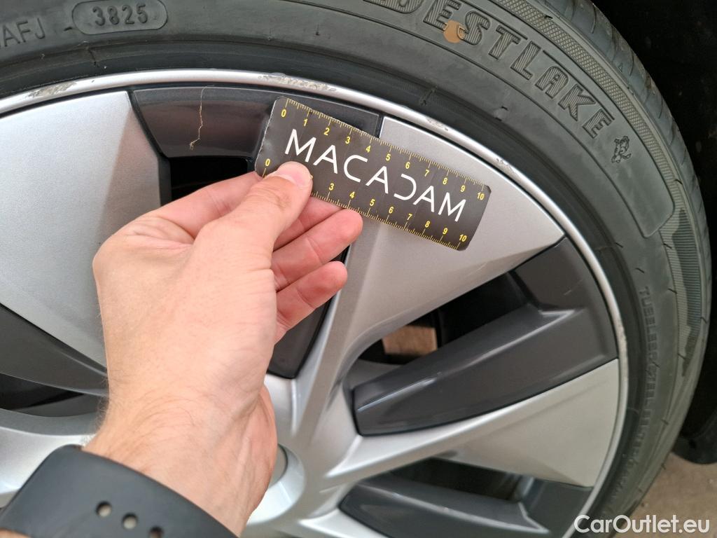  Tesla  Model Y TESLA  / 2021 / 5P / SUV RWD #27