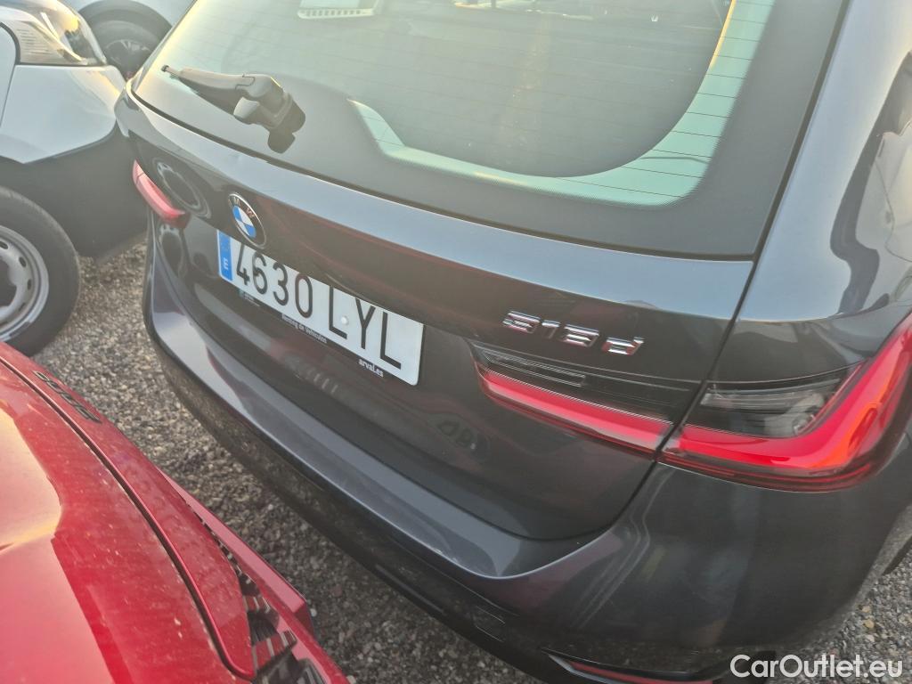  Bmw  Serie 3 BMW  / 2019 / 5P / familiar 318d Auto.Touring #26
