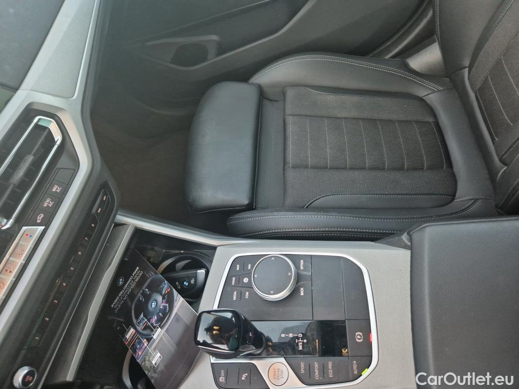  Bmw  Serie 3 BMW  / 2019 / 5P / familiar 318d Auto.Touring #19