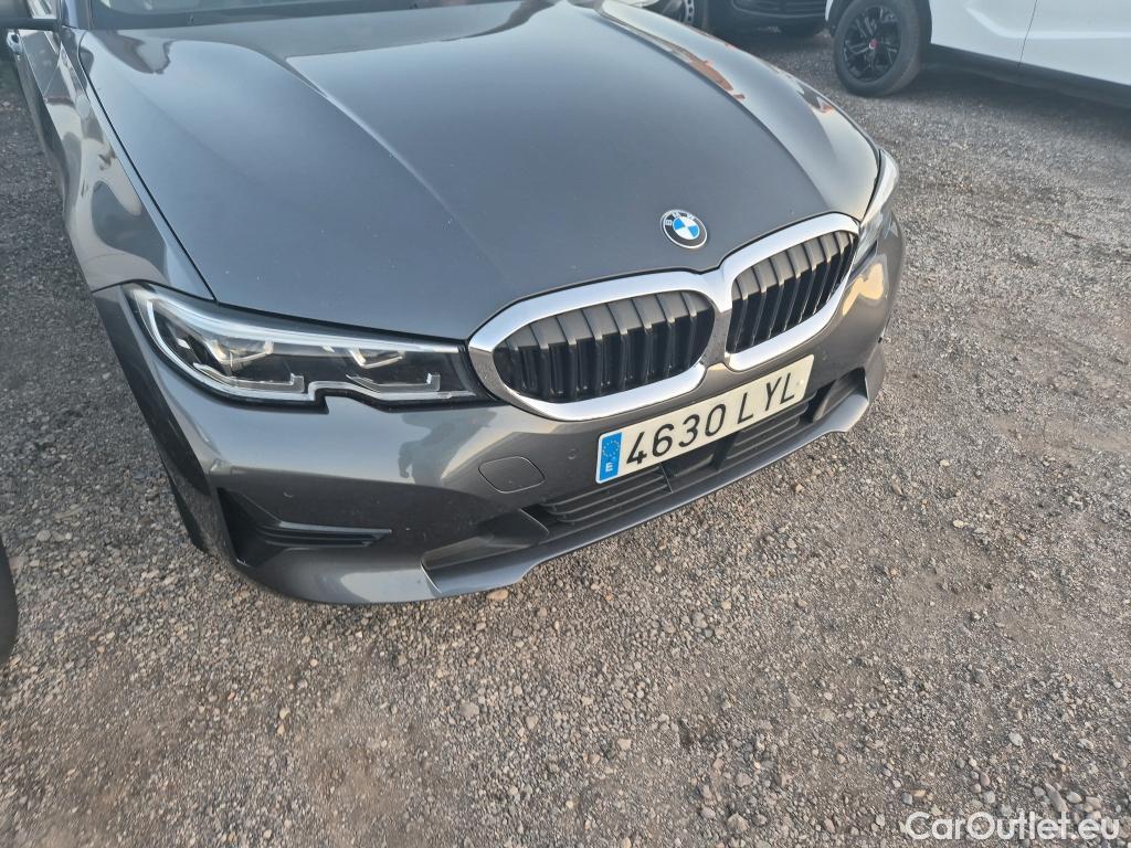  Bmw  Serie 3 BMW  / 2019 / 5P / familiar 318d Auto.Touring #11