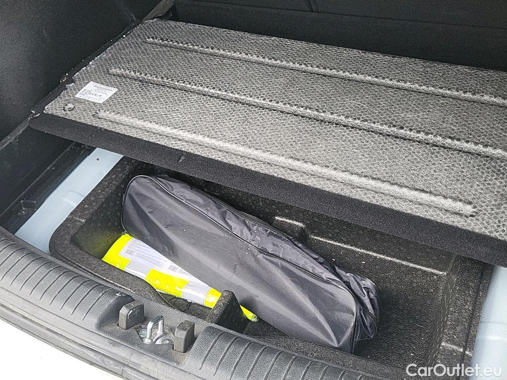  KIA  Cee'd KIA Ceed / 2021 / 5P / berlina con portón 1.0 T-GDi 74kW (100CV) Drive #1