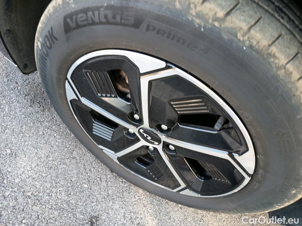  KIA  Niro KIA  / 2022 / 5P / crossover 1.6 GDi PHEV 135kW (183CV) Drive #1
