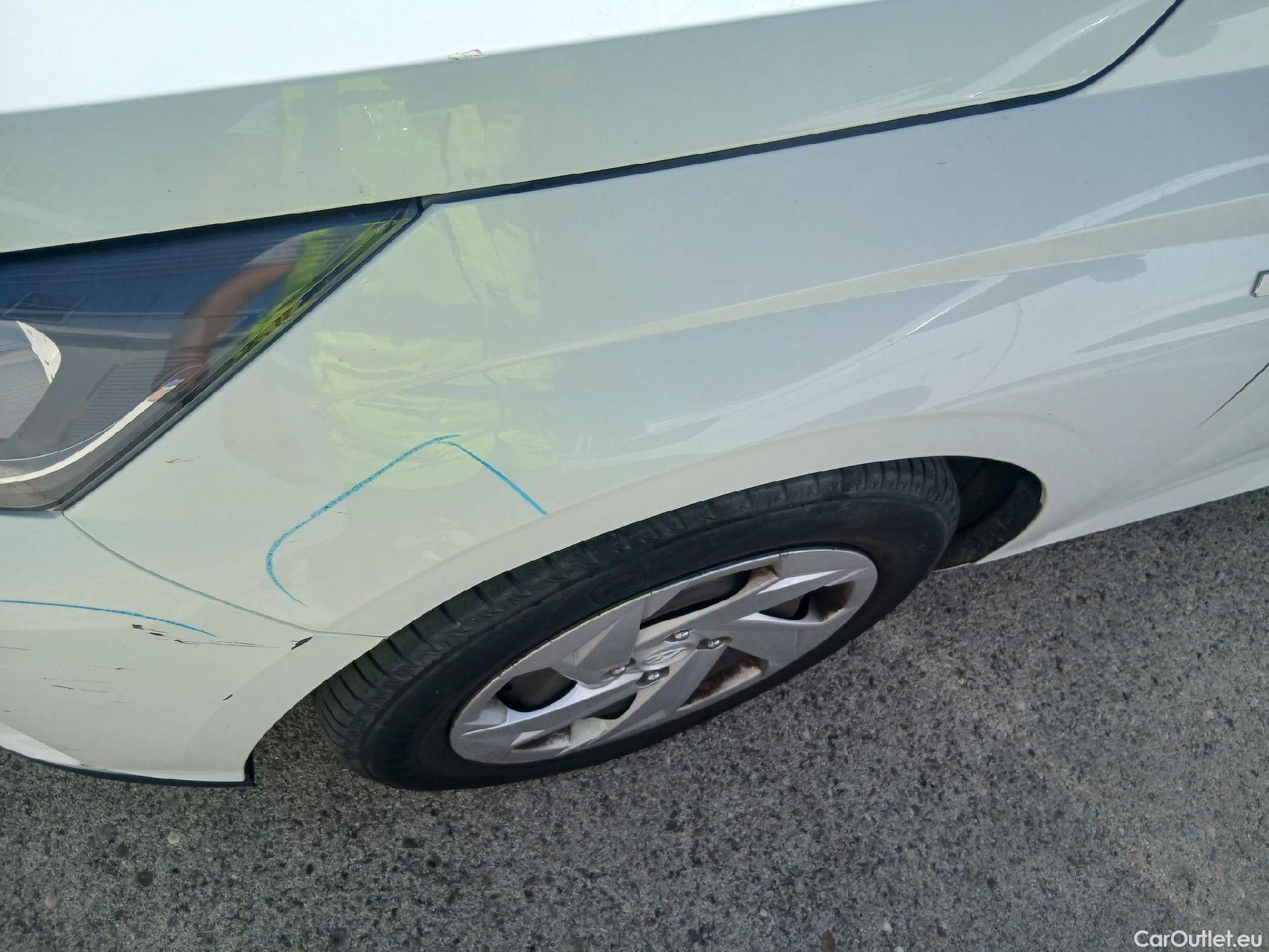  Hyundai  i20 HYUNDAI  / 2020 / 5P / berlina con portón 1.0 TGDI 74kW (100CV) 48V Essence #18