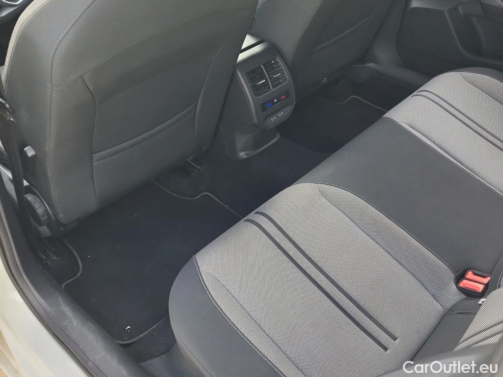 Seat  Leon SEAT Nuevo León / 2020 / 5P / berlina con portón 2.0 TDI 85kW S&S Style Go (AC3) #16