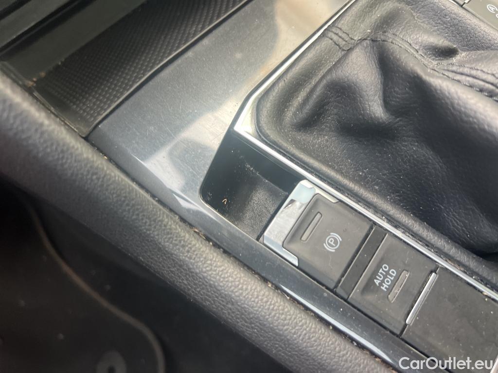  Volkswagen  Tiguan VOLKSWAGEN  / 2020 / 5P / todoterreno Life 2.0 TDI 110kW (150CV) DSG (AC2) #38
