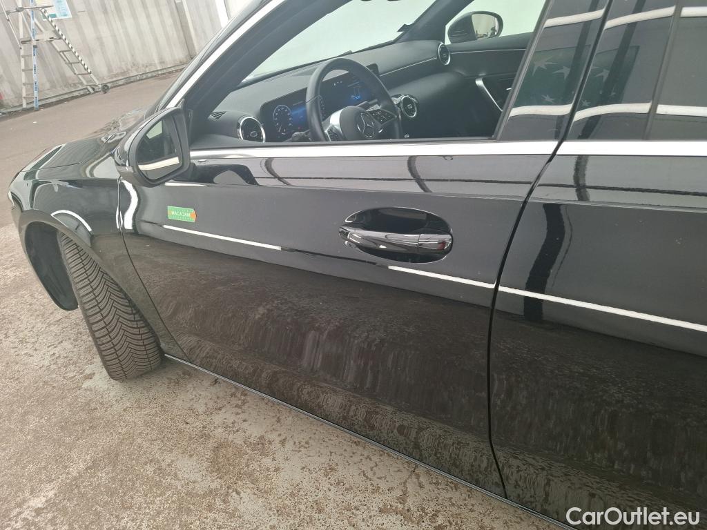  Mercedes  A-Klasse MERCEDES-BENZ Classe A Compact / 2022 / 5P / Berline A 250 e Business Line 7G-DCT #1