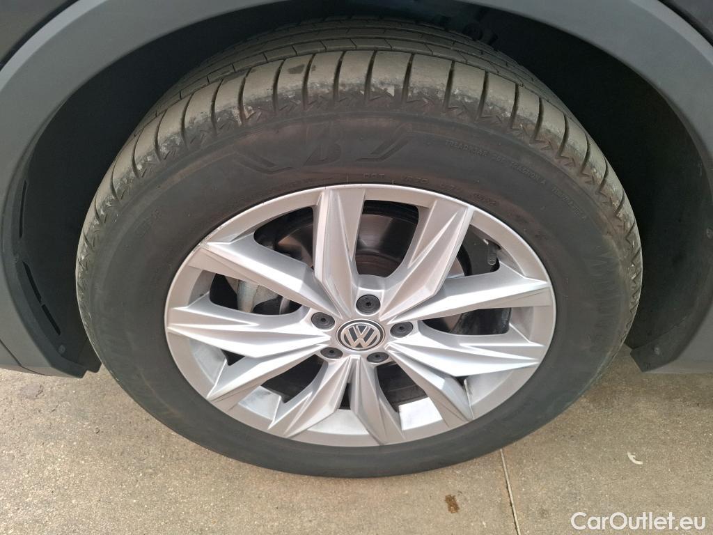  Volkswagen  Tiguan VOLKSWAGEN  5p SUV 1.5 TSI 150 EVO DSG7 Carat #19