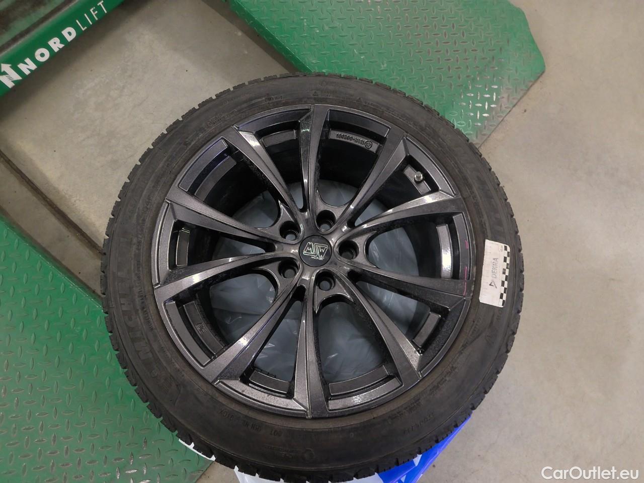  Tesla  Model Y  Long-Range AWD #1