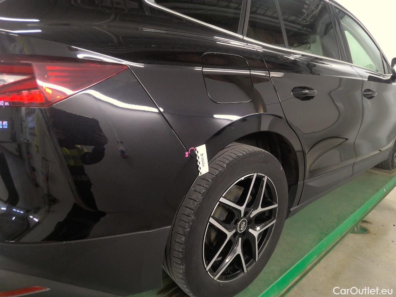  Skoda  ENYAQ  iV80 5d #8