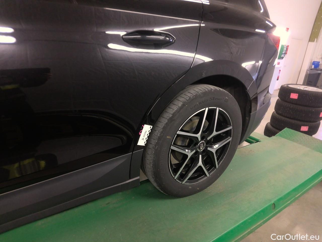  Skoda  ENYAQ  iV80 5d #4