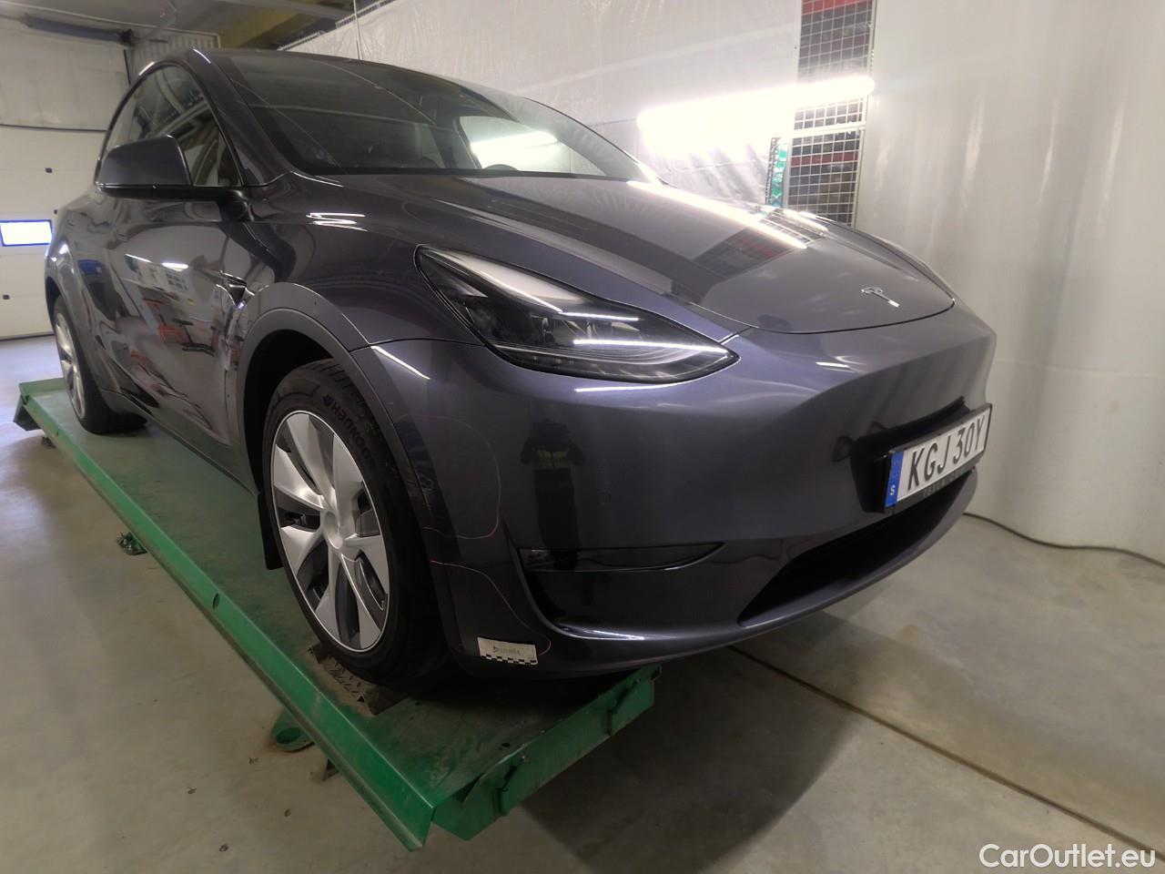  Tesla  Model Y  Long-Range AWD #3