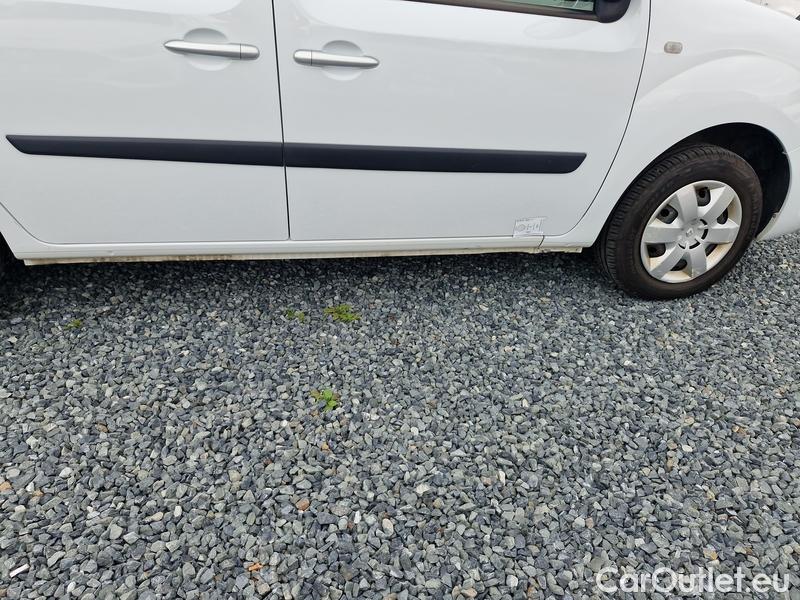  Renault  Kangoo  2 (2008)  1.5BdCi 95 Zen 5d #40
