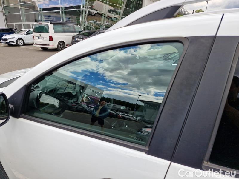  Dacia  Duster  II (01.2018->) Dus.1.5BdCi 115 Comfort 4x4 5d #8