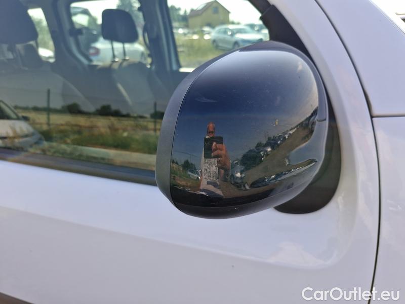  Renault  Kangoo  2 (2008)  1.5BdCi 95 Zen 5d #21