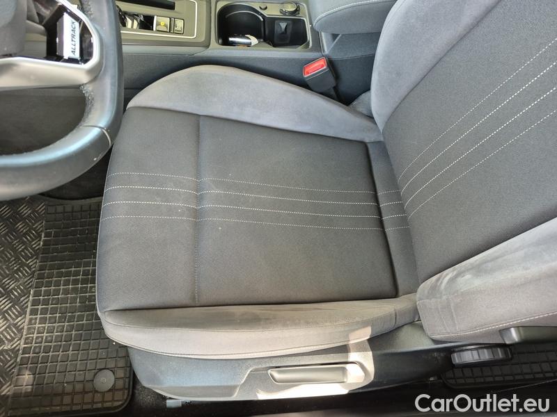  Volkswagen  Golf  VIII Variant (CG5) 2020 Var.2.0TDI 147 ALL 4x4 AT #7