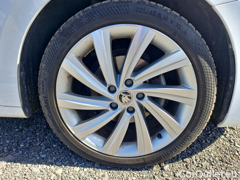  Skoda  Octavia  Lim. (NX3)(2020) Oct.1.5 e-TEC 110 Style AT #3