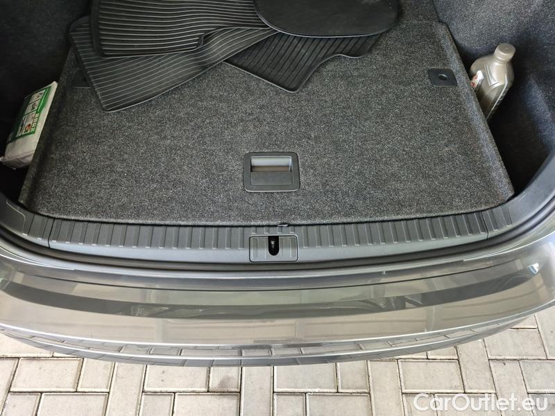  Skoda  Octavia  Lim. (NX3)(2020) Oct.Combi 2.0TDI 110 Style AT #4