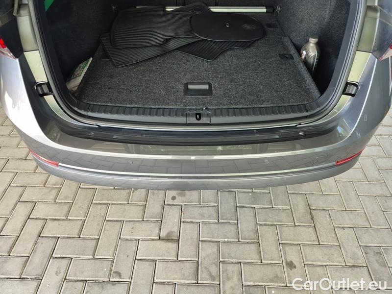  Skoda  Octavia  Lim. (NX3)(2020) Oct.Combi 2.0TDI 110 Style AT #5