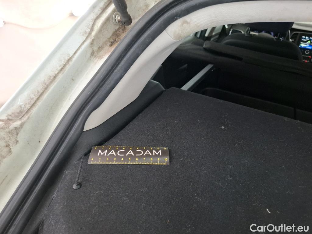  Renault  Megane  IV Berline 5pt. Société Air Nav 1.5 dCi 90CV BVM6 E6 #37