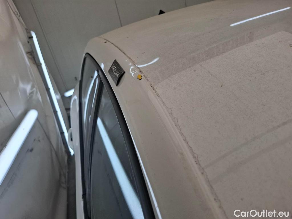  Renault  Megane  IV Berline 5pt. Société Air Nav 1.5 dCi 90CV BVM6 E6 #25