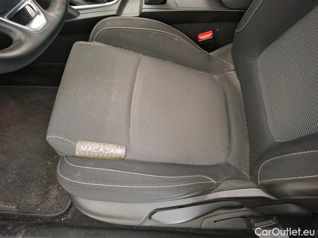  Renault  Megane  IV Berline 5pt. Société Air Nav 1.5 dCi 90CV BVM6 E6 #48