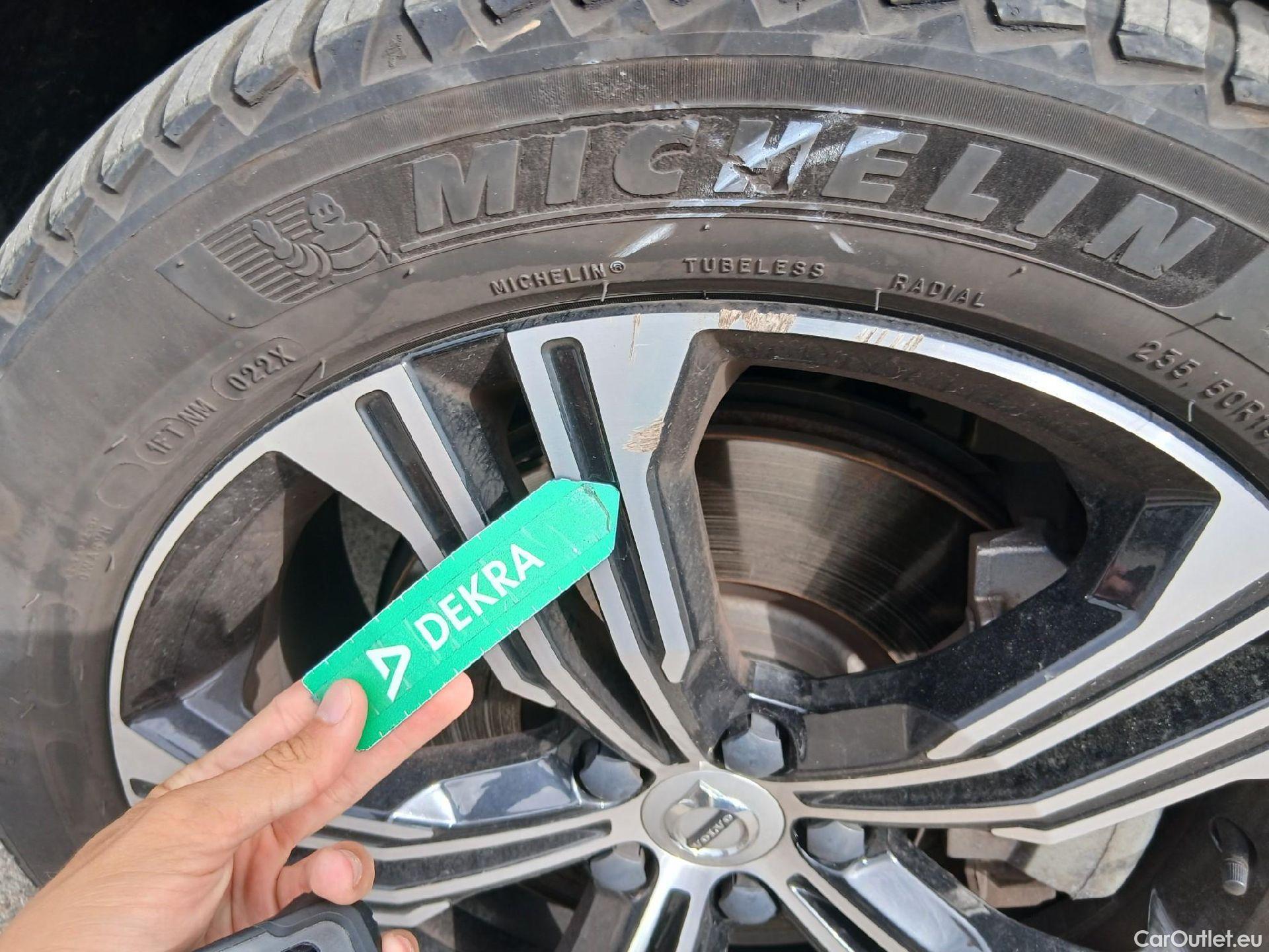  Volvo  XC 40 VOLVO XC40 / 2017 / 5P / todoterreno 1.5 T5 Twin Recharge Inscription Auto #27