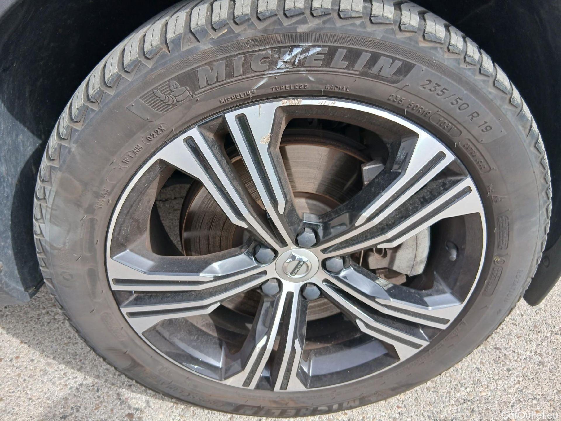  Volvo  XC 40 VOLVO XC40 / 2017 / 5P / todoterreno 1.5 T5 Twin Recharge Inscription Auto #28