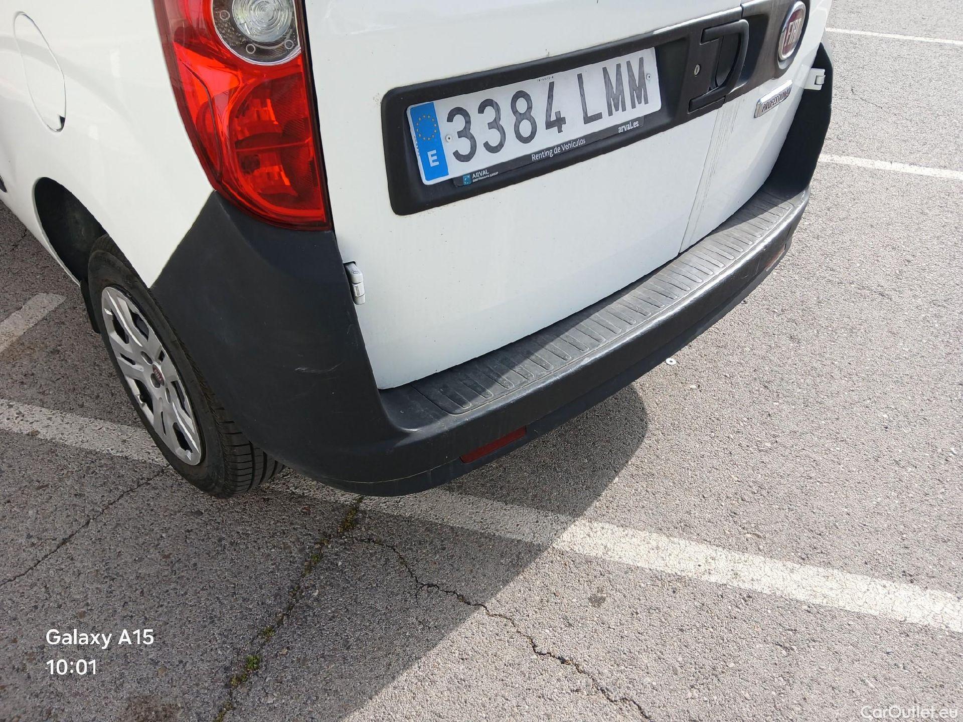  Fiat  Doblo FIAT Doblò Cargo/2015/4P/furgón derivado de turismo Cargo SX 1.3 Mjet 70 kW (95 CV) #29