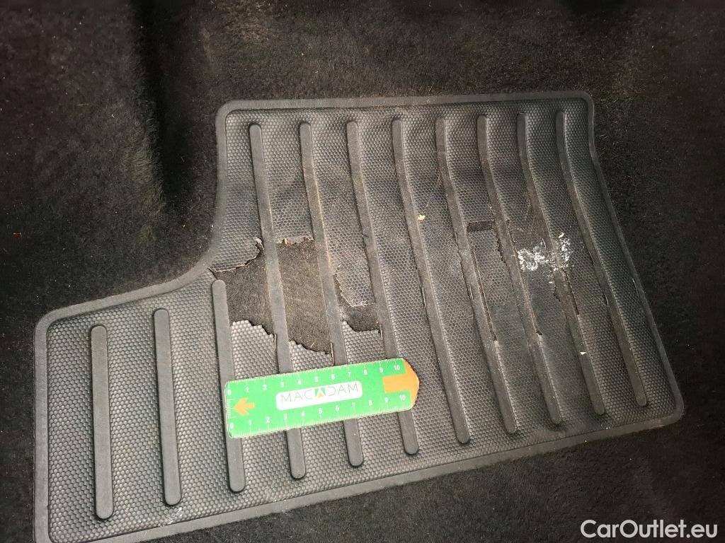  Peugeot  208  Premium 1.5 HDi 100CV BVM6 E6d #4