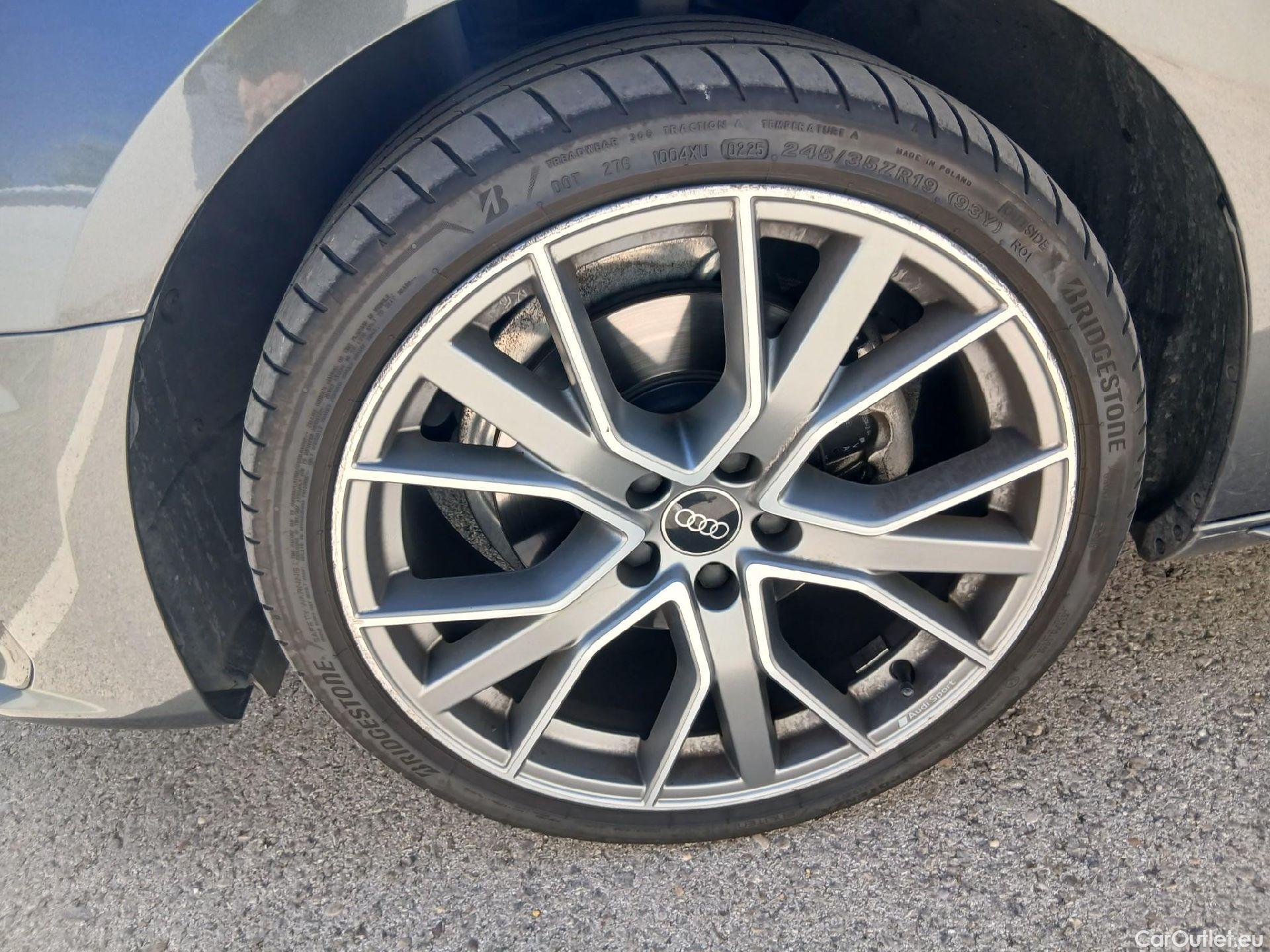  Audi  A4  Avant 30 TDI Black line edition Black Edition 2.0 TDI 135CV AT7 E6d #10