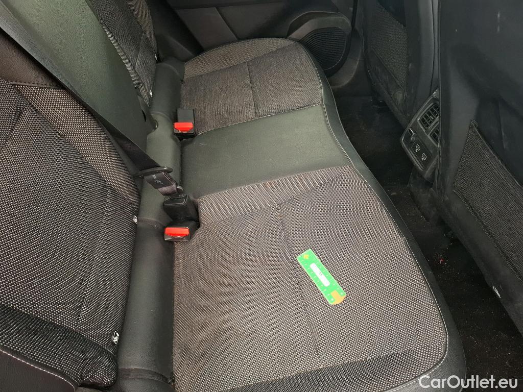  Renault  Captur RENAULT  5p Crossover Intens TCe 150 EDC FAP #17