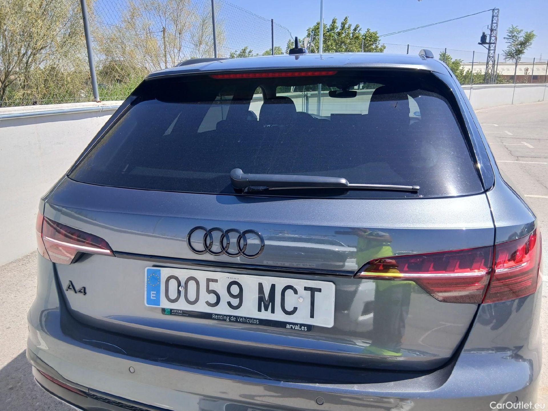  Audi  A4  Avant 30 TDI Black line edition Black Edition 2.0 TDI 135CV AT7 E6d #36
