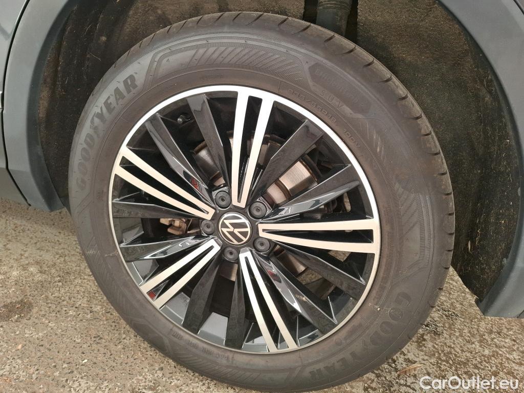  Volkswagen  Tiguan VOLKSWAGEN  / 2020 / 5P / SUV 1.4 eHybrid 245 DSG6 Elegance #28