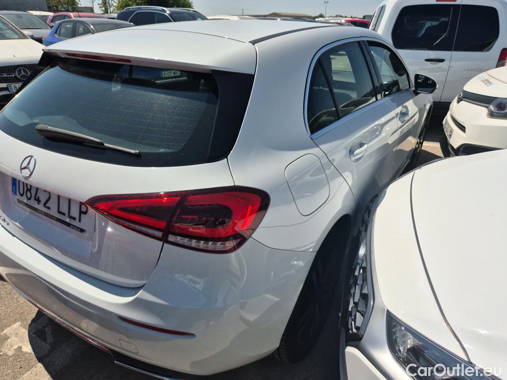  Mercedes  A-Klasse MERCEDES-BENZ Clase A / 2018 / 5P / berlina con portón A 250 e #18